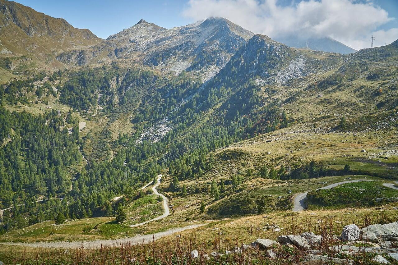 Passo Dordona e rifugio Dordona - a cavallo delle Orobie in off-road