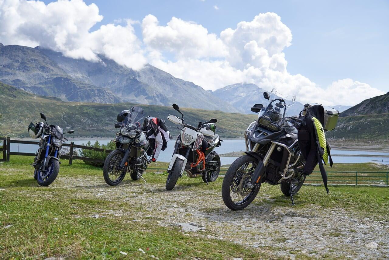 Viaggiare in moto in compagnia: quanti e quali amici portare